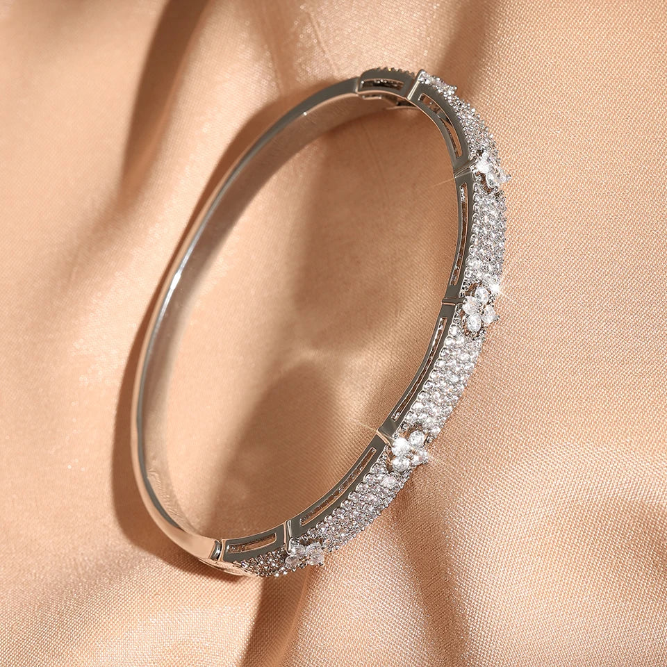 Pulseira de pulseira aberta de zircão brilhante de luxo para mulheres com bronze flor design presente de jóias de festa de casamento